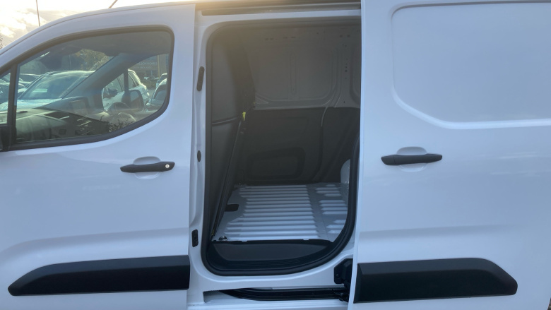 Peugeot Partner Standard Diesel 1.5 BlueHDi 100 Professional Plus Van